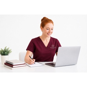 Nurse studying HLTINF005